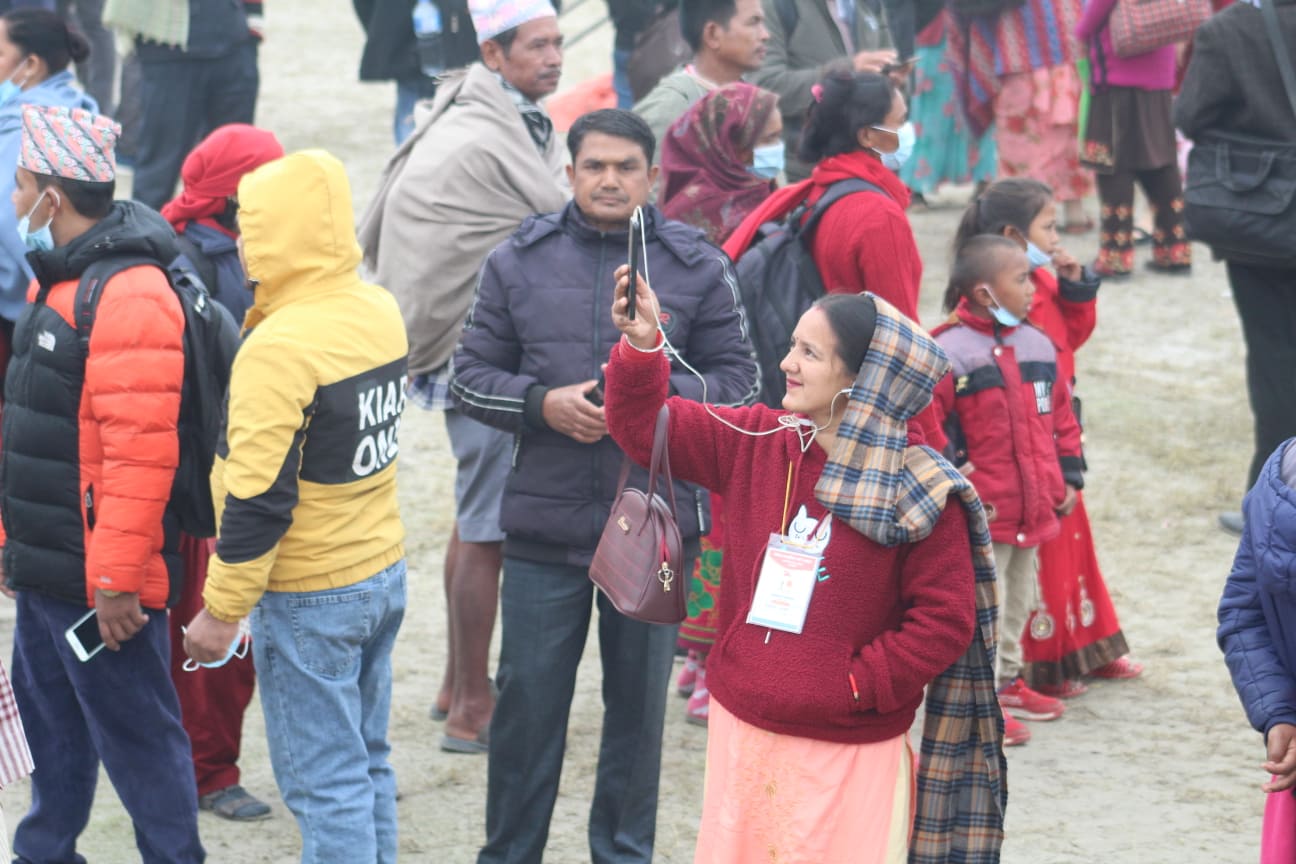 स्वचालित भ्वाइसमार्फत मत माग्दै आकांक्षी, प्रतिनिधिहरू भन्छन्- जबज मानेपछि निर्वाचनमा जान के डर ?